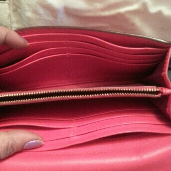 Authentic Marc Jacobs Hobo Bag - Picture 2 of 8